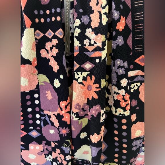 LULAROE Amelia Ivory Cream Colorblock Floral Print Knee-Length Dress SZ S NWT - Picture 3 of 13